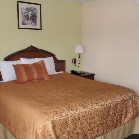 America'S Best Inn & Suites-Лейкленд Екстериор снимка