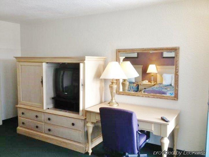 America'S Best Inn & Suites-Лейкленд Екстериор снимка